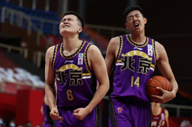 第62分钟，阿马尼右路推进后横传，普埃尔特斯推射将球打进，不过这球VAR介入，阿马尼手球在先，进球无效。